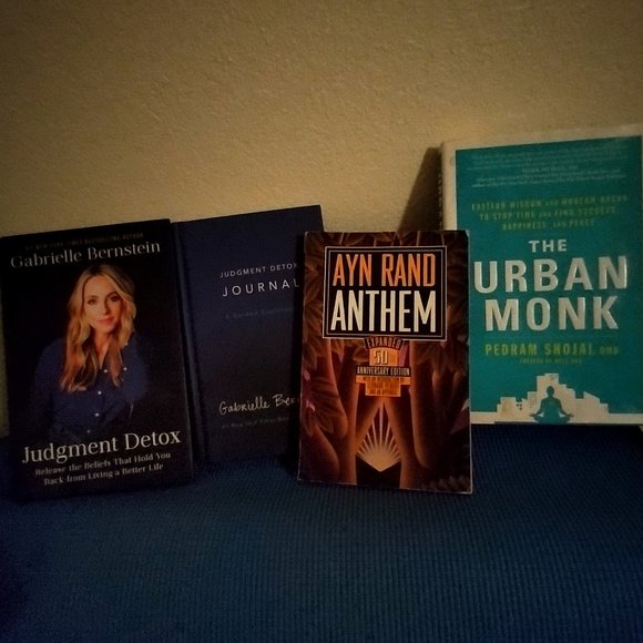Book Bundle - Picture 1 of 7